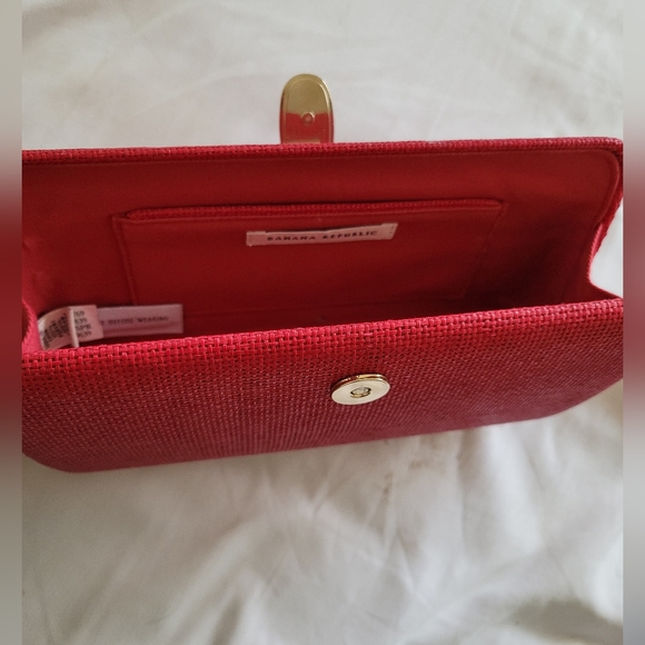 Banana Republic case - Picture 3 of 3